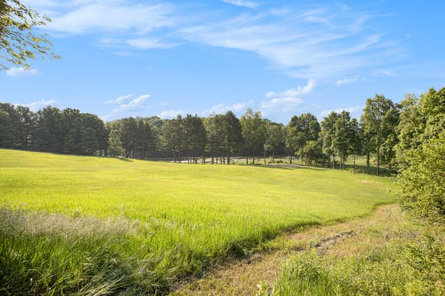 2347 W W. Dowling Road Road, Delton, MI 49046