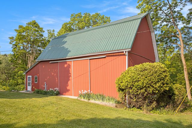2347 W W. Dowling Road Road, Delton, MI 49046