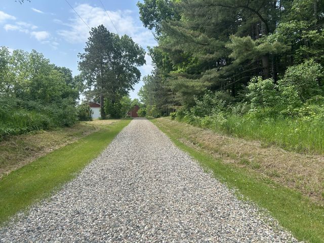2347 W W. Dowling Road Road, Delton, MI 49046