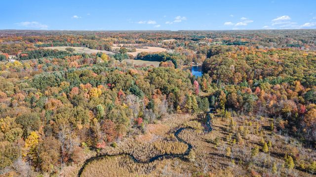 2347 W W. Dowling Road Road, Delton, MI 49046