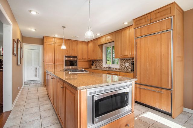 2347 W W. Dowling Road Road, Delton, MI 49046