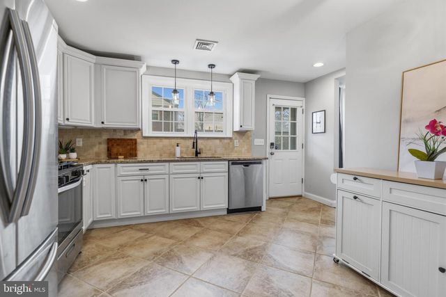 1405 W CHURCH RD, Wyncote, PA 19095