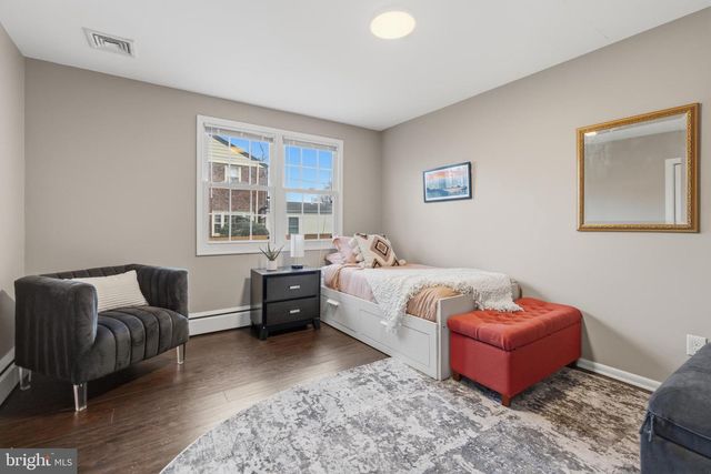 1405 W CHURCH RD, Wyncote, PA 19095