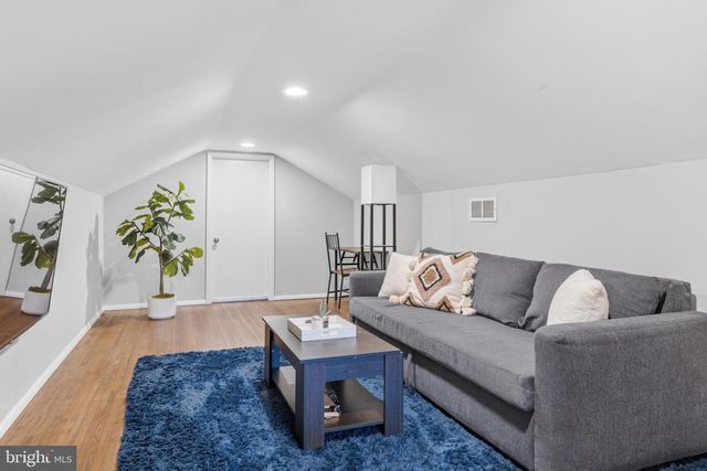 1405 W CHURCH RD, Wyncote, PA 19095