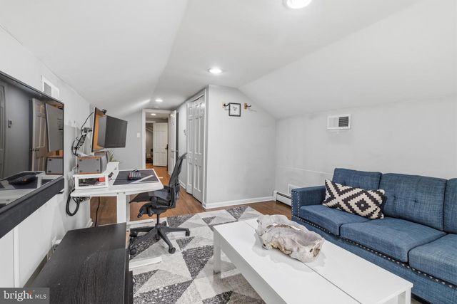 1405 W CHURCH RD, Wyncote, PA 19095