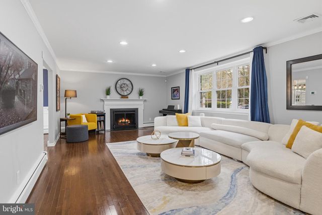 1405 W CHURCH RD, Wyncote, PA 19095