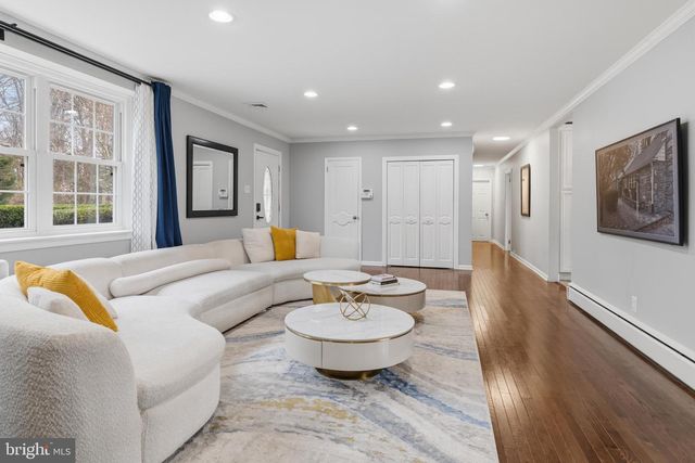 1405 W CHURCH RD, Wyncote, PA 19095