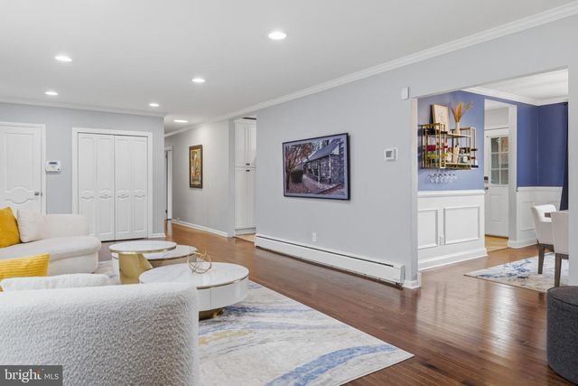 1405 W CHURCH RD, Wyncote, PA 19095