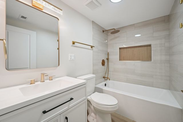 8824 S Wood Street, Chicago, IL 60620