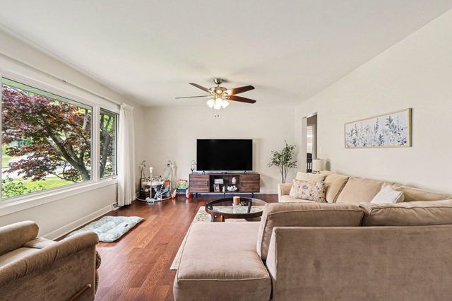 1406 Lafayette Street, Valparaiso, IN 46383