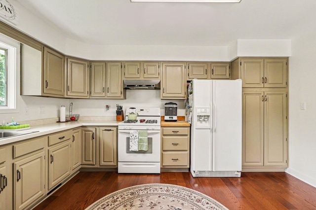 1406 Lafayette Street, Valparaiso, IN 46383