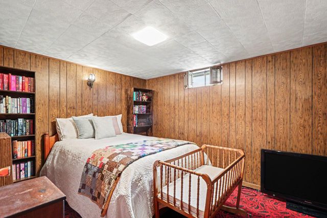 1406 Lafayette Street, Valparaiso, IN 46383