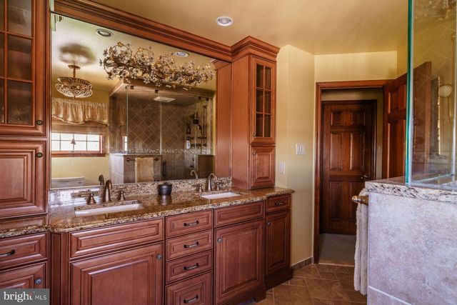 614 GLENVIEW DR, Horsham, PA 19044