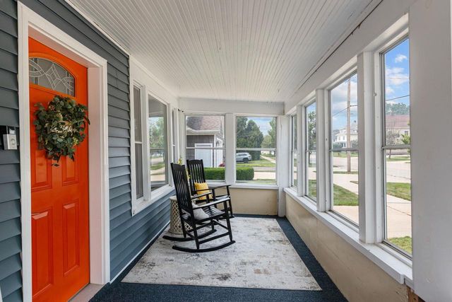 537 BROAD STREET, Menasha, WI 54952