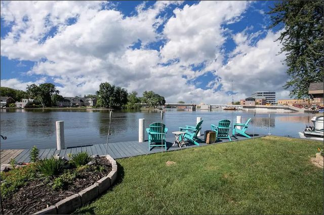 537 BROAD STREET, Menasha, WI 54952