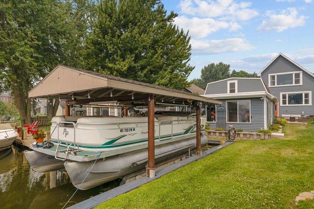 537 BROAD STREET, Menasha, WI 54952