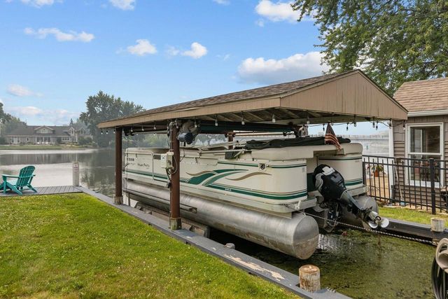 537 BROAD STREET, Menasha, WI 54952