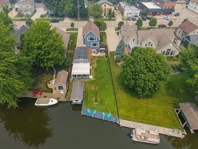 537 BROAD STREET, Menasha, WI 54952