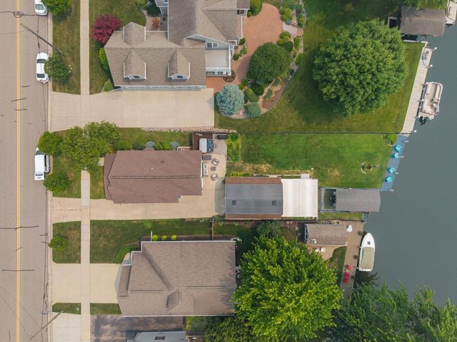 537 BROAD STREET, Menasha, WI 54952