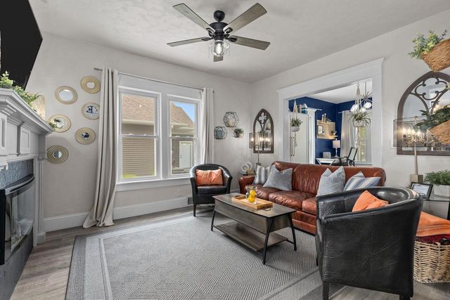 537 BROAD STREET, Menasha, WI 54952