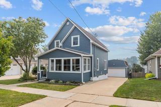 537 BROAD STREET, Menasha, WI 54952