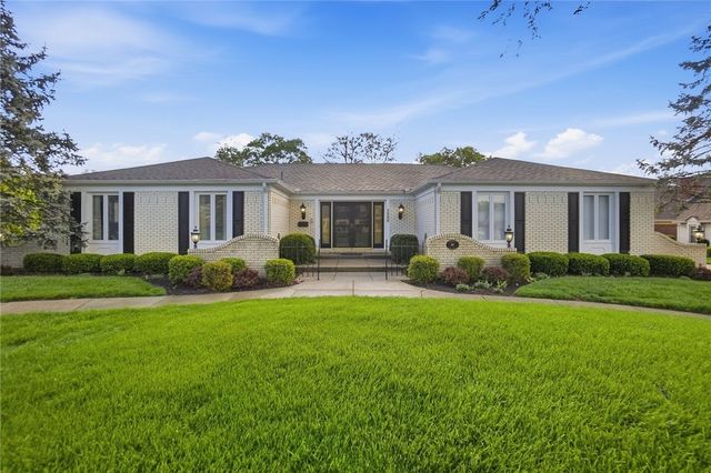 5008 Marilake Circle, Kettering, OH 45429