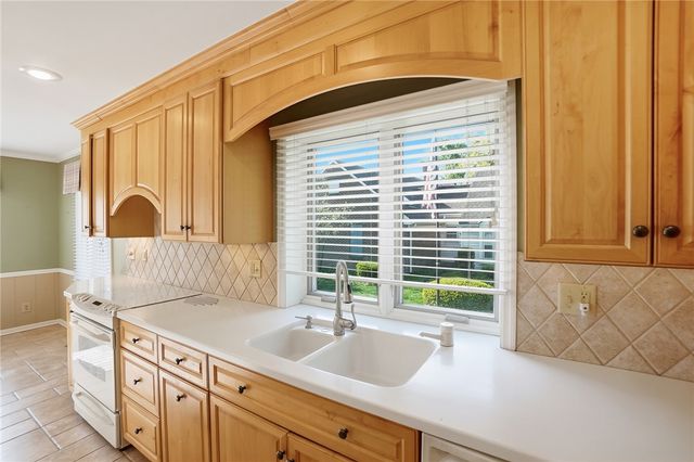 5008 Marilake Circle, Kettering, OH 45429