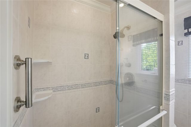 5008 Marilake Circle, Kettering, OH 45429