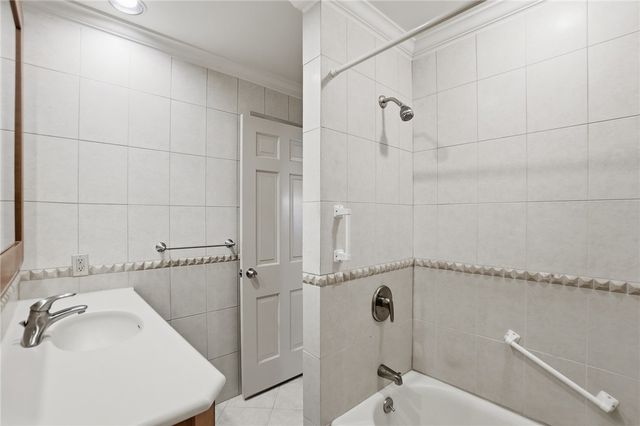 5008 Marilake Circle, Kettering, OH 45429