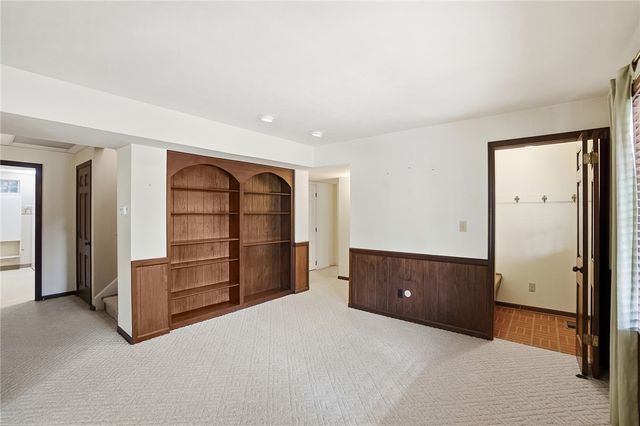 5008 Marilake Circle, Kettering, OH 45429