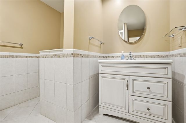 5008 Marilake Circle, Kettering, OH 45429