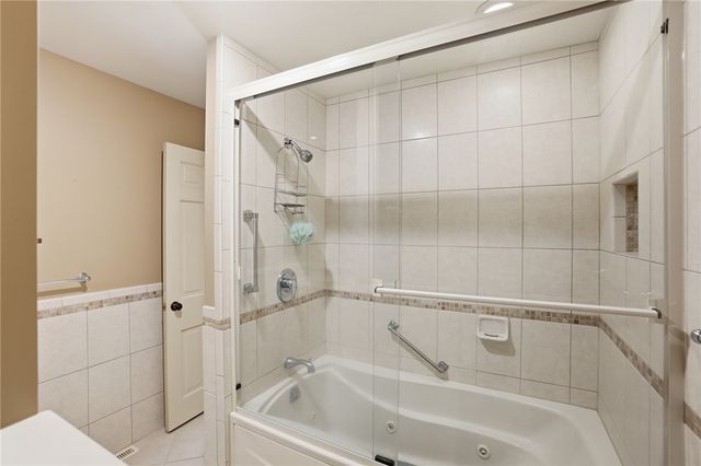 5008 Marilake Circle, Kettering, OH 45429