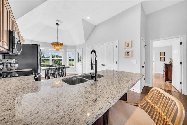 2605 Auldridge DR, Christiana, TN 37037