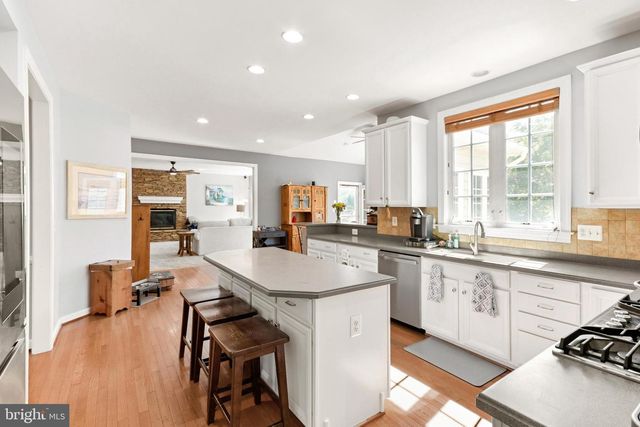 9203 SHAFERS MILL DR, Frederick, MD 21704