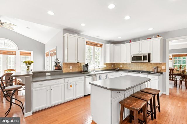 9203 SHAFERS MILL DR, Frederick, MD 21704