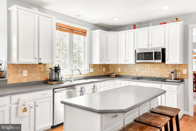 9203 SHAFERS MILL DR, Frederick, MD 21704