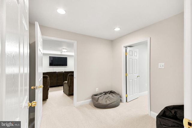 9203 SHAFERS MILL DR, Frederick, MD 21704