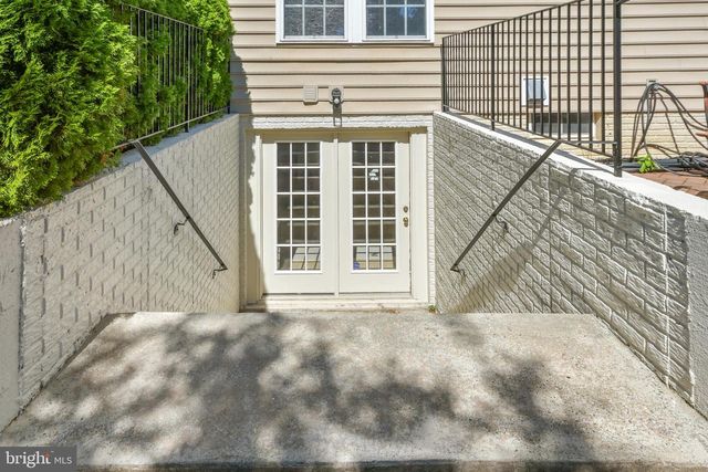 9203 SHAFERS MILL DR, Frederick, MD 21704