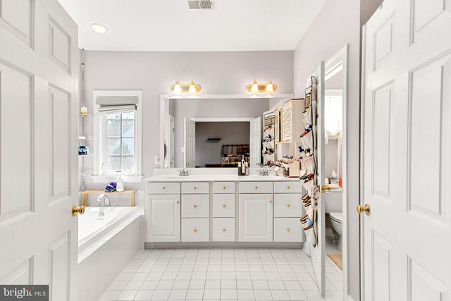 9203 SHAFERS MILL DR, Frederick, MD 21704