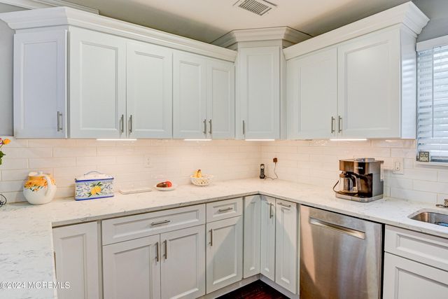 637 Clark Avenue, Union Beach, NJ 07735