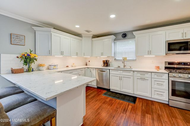 637 Clark Avenue, Union Beach, NJ 07735