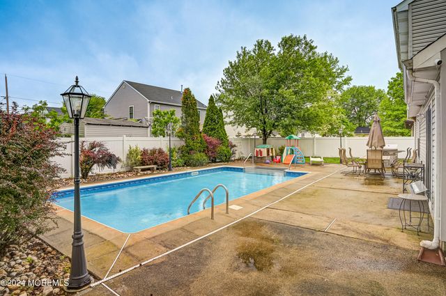 637 Clark Avenue, Union Beach, NJ 07735