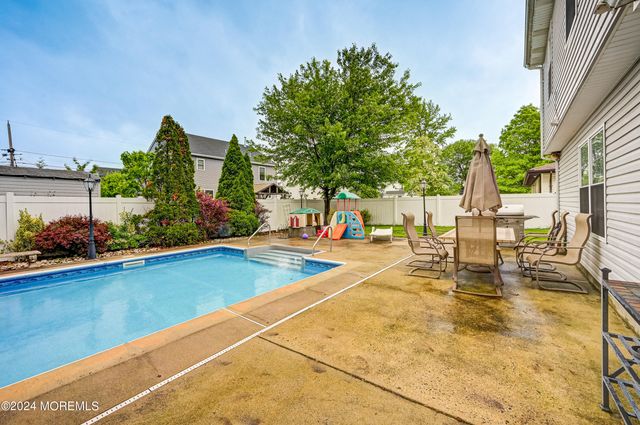 637 Clark Avenue, Union Beach, NJ 07735