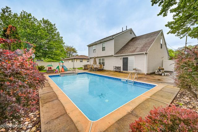 637 Clark Avenue, Union Beach, NJ 07735