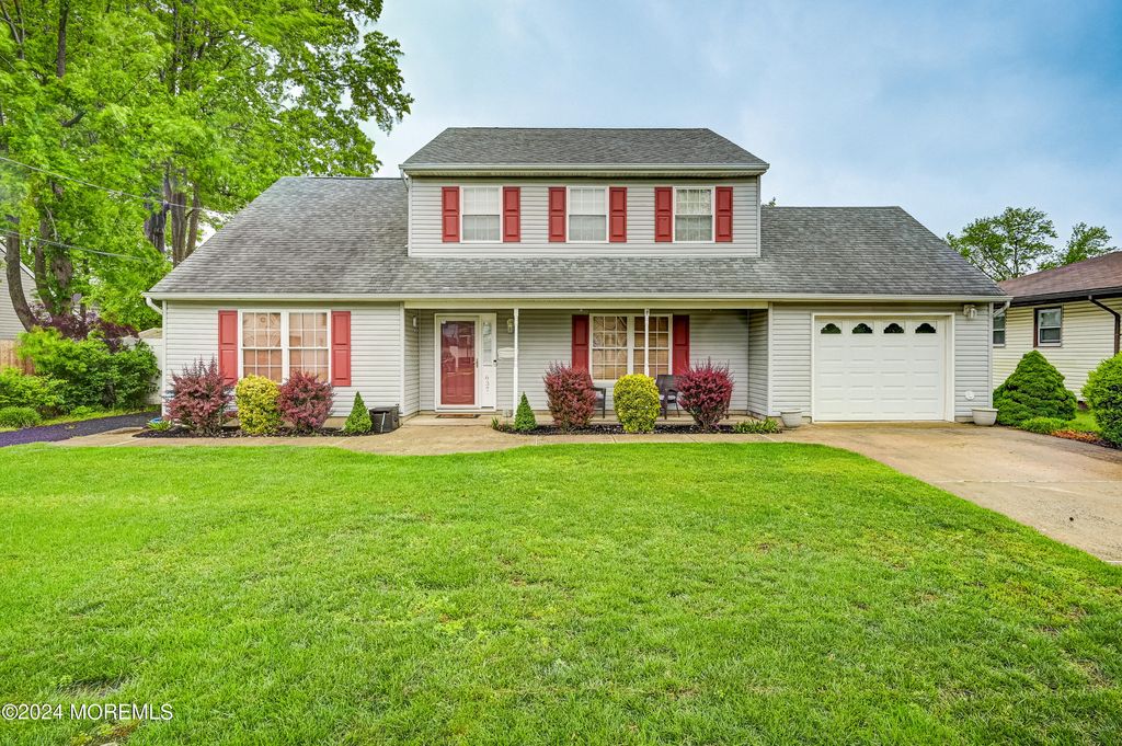 637 Clark Avenue, Union Beach, NJ 07735