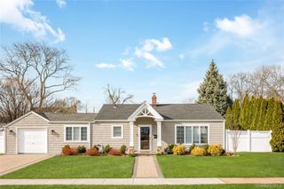 199 Van Buren Street, Massapequa Park, NY 11762