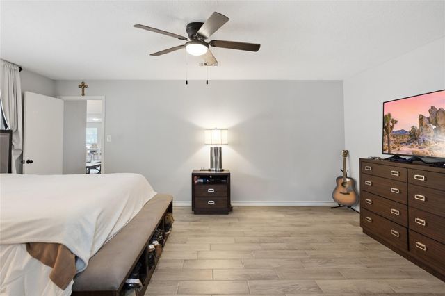 5206 Abercreek Avenue, Friendswood, TX 77546
