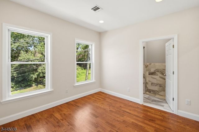 234 Lt Glenn Zamorski Dr, Elizabeth City, NJ 07206
