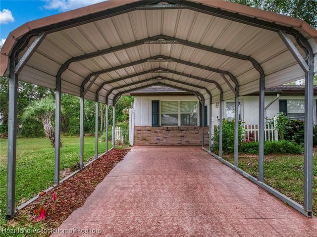 129 Ida Avenue, Lake Placid, FL 33852