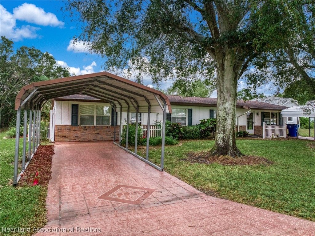 129 Ida Avenue, Lake Placid, FL 33852